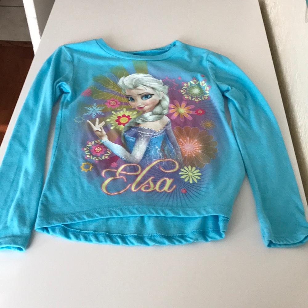 I’m selling a long sleeve shirt